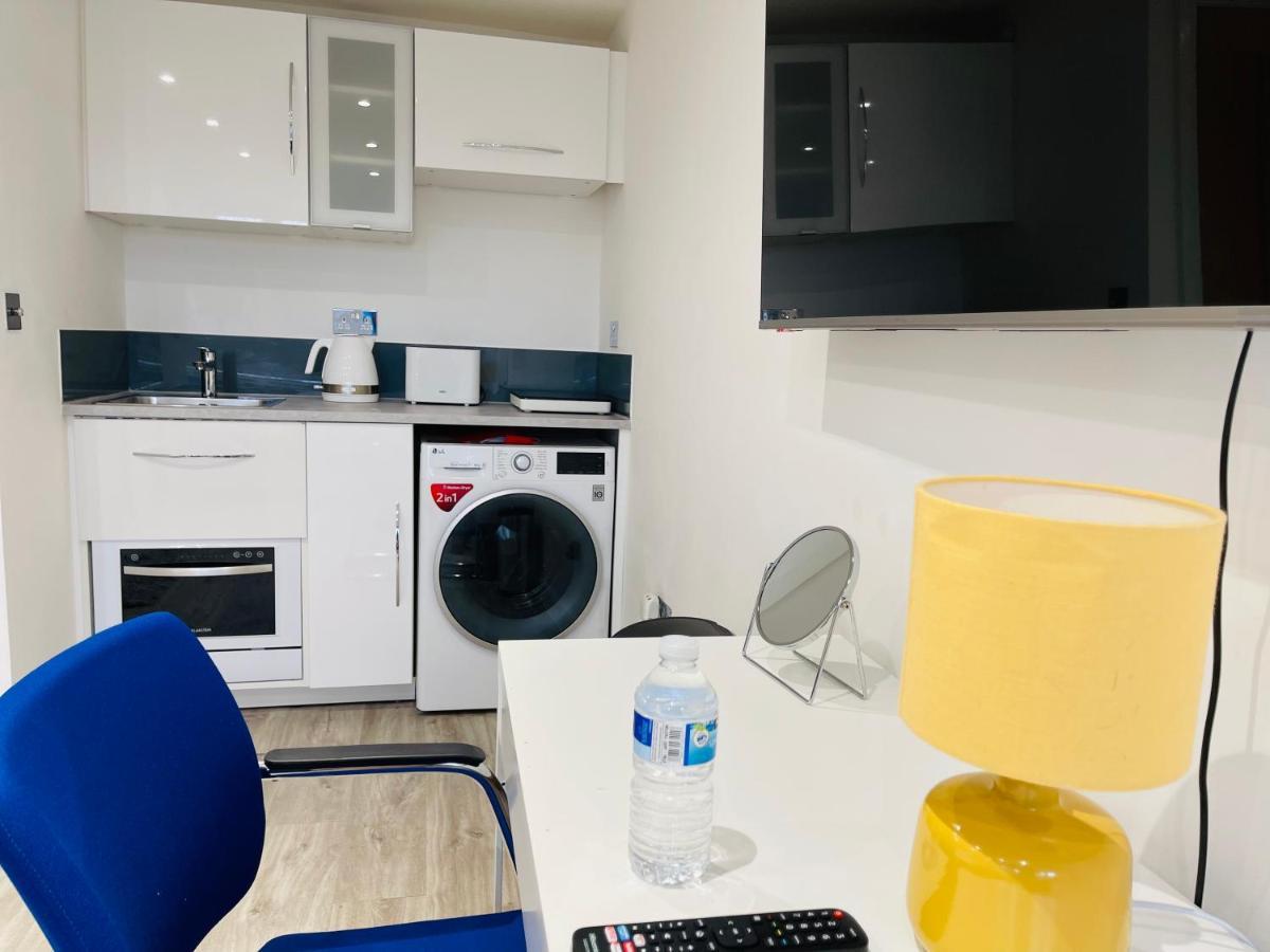 New Modern Studio Apartment, Parking, Netflix Kenilworth Luaran gambar
