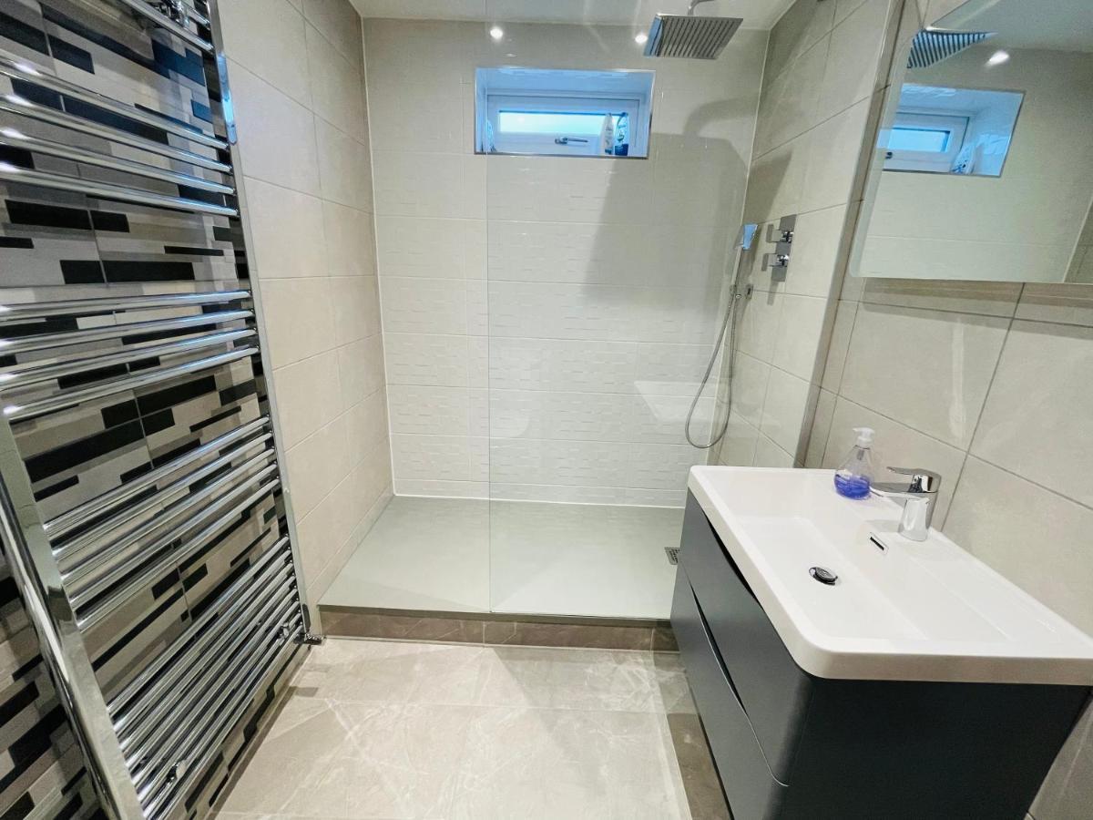 New Modern Studio Apartment, Parking, Netflix Kenilworth Luaran gambar